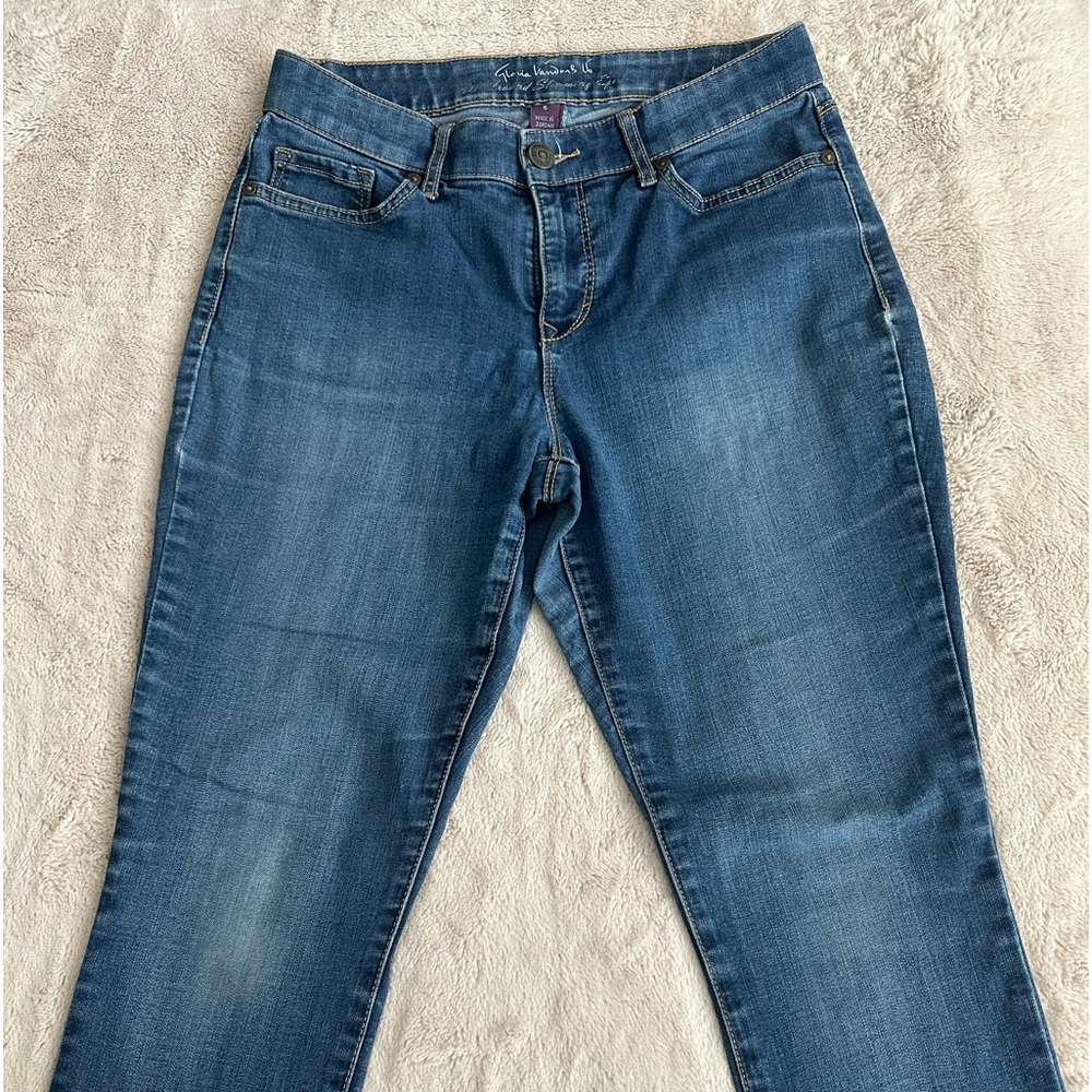 Gloria Vanderbilt all around slimming effect curvy skinny jeans, size 6